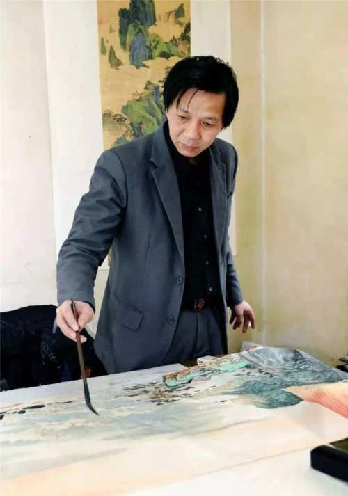 纪小虎老师的照片，单击鼠标查看大图！